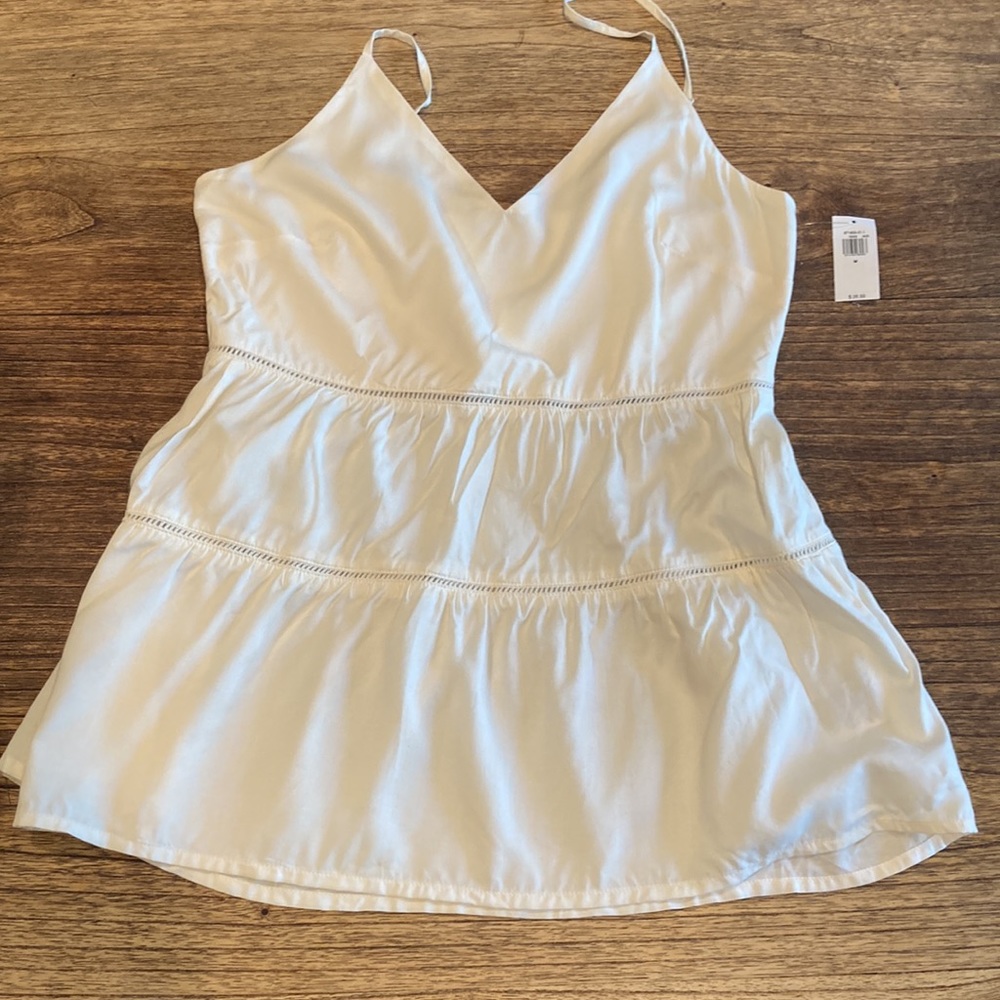 Old navy top NWT - Picture 2 of 7